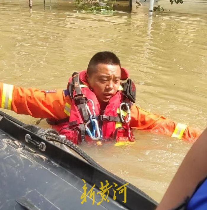 救援从不缺席,救援人员奔赴灾区