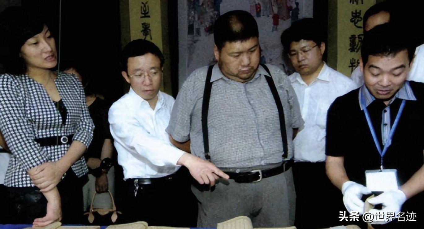 09年毛主席嫡孙替爷爷回浙江寻根，谁料看到族谱时，发现名人众多