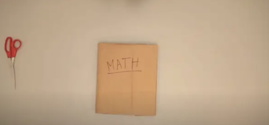 牛皮纸包书、电视不灵就猛拍，这些“中年人绝活”，你会几个？