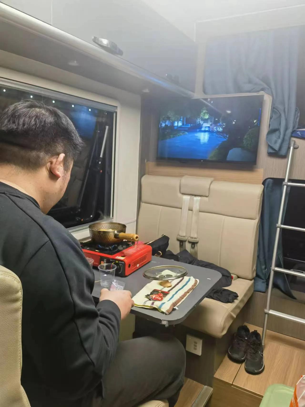 大胖小胖自驾游,房车自驾旅行三日游