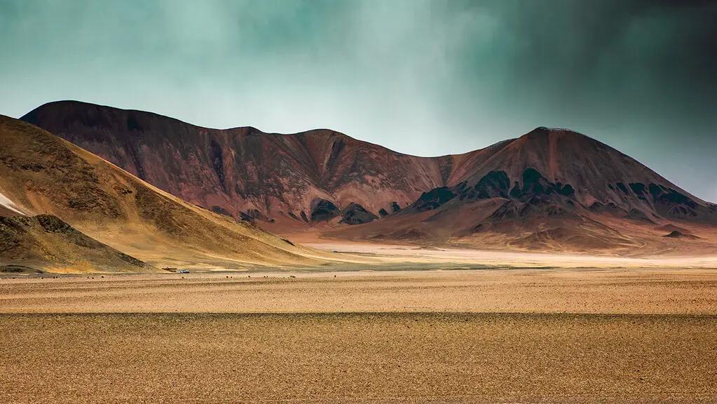 你一定去过许多迷人或神奇的地方,中国境内最值得去的三个地方