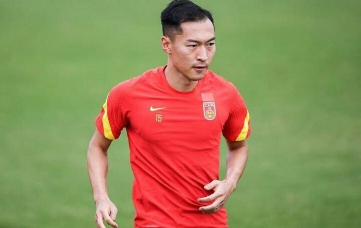 国足队长助攻,国足25场20球5助神锋