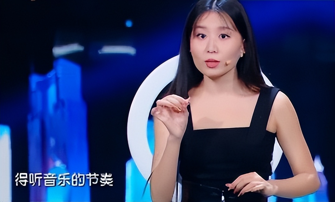 “天下第一舞指”密加：全网最会挣钱的一双手，一场直播赚200万