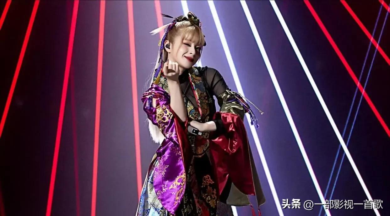 琳芽之旅大火，直播时汪东城凤凰传奇杜华争当榜一，顶压力唱青鸟