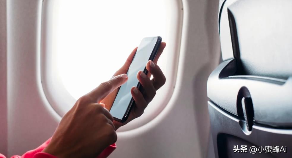 空姐说不能下飞机怎么办,空姐坐飞机遇到乘客要电话怎么办