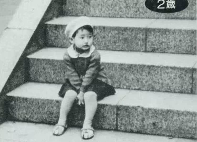 山口百惠谁年轻时还不是个美人,山口百惠为爱隐退完整版