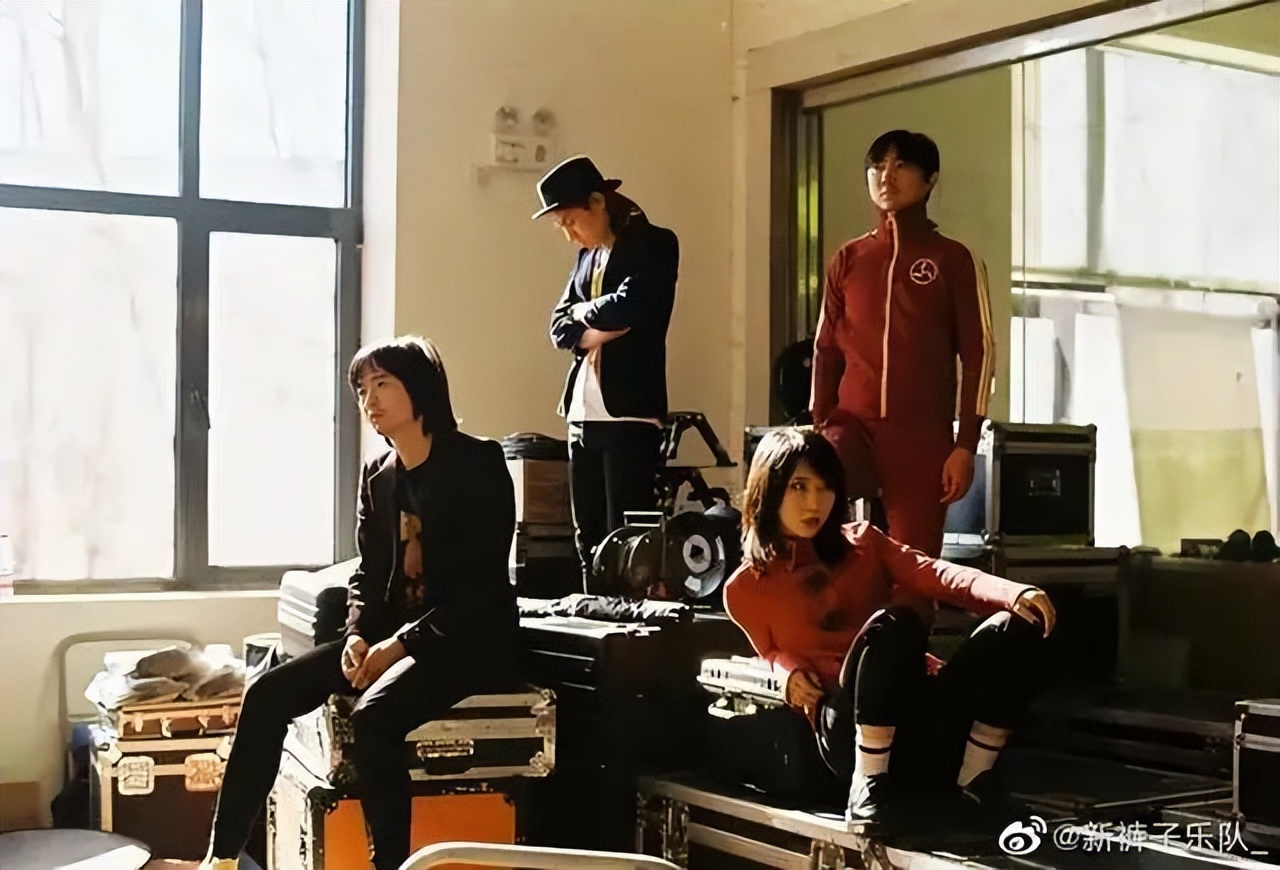 老狼贝斯手,老狼的贝斯手