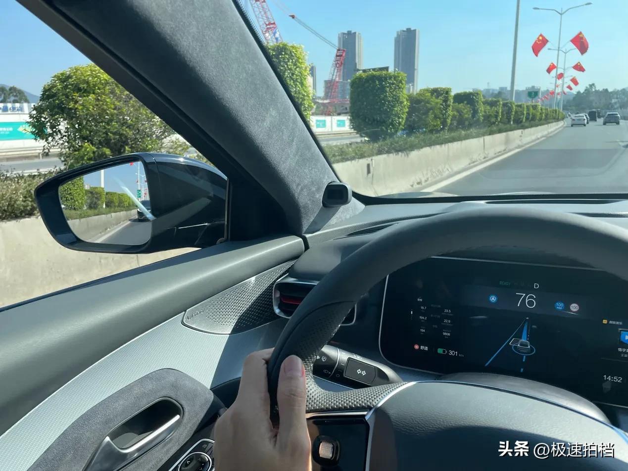 极狐阿尔法s对撞特斯拉modely,极狐阿尔法s全新hi版无人驾驶技术