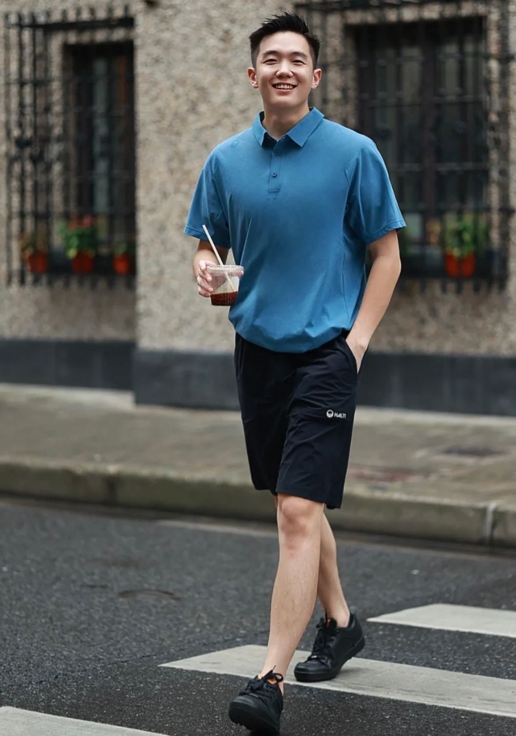 男人不管多大年龄，少穿3种自带“痞气”的鞋子，比想象中更油腻