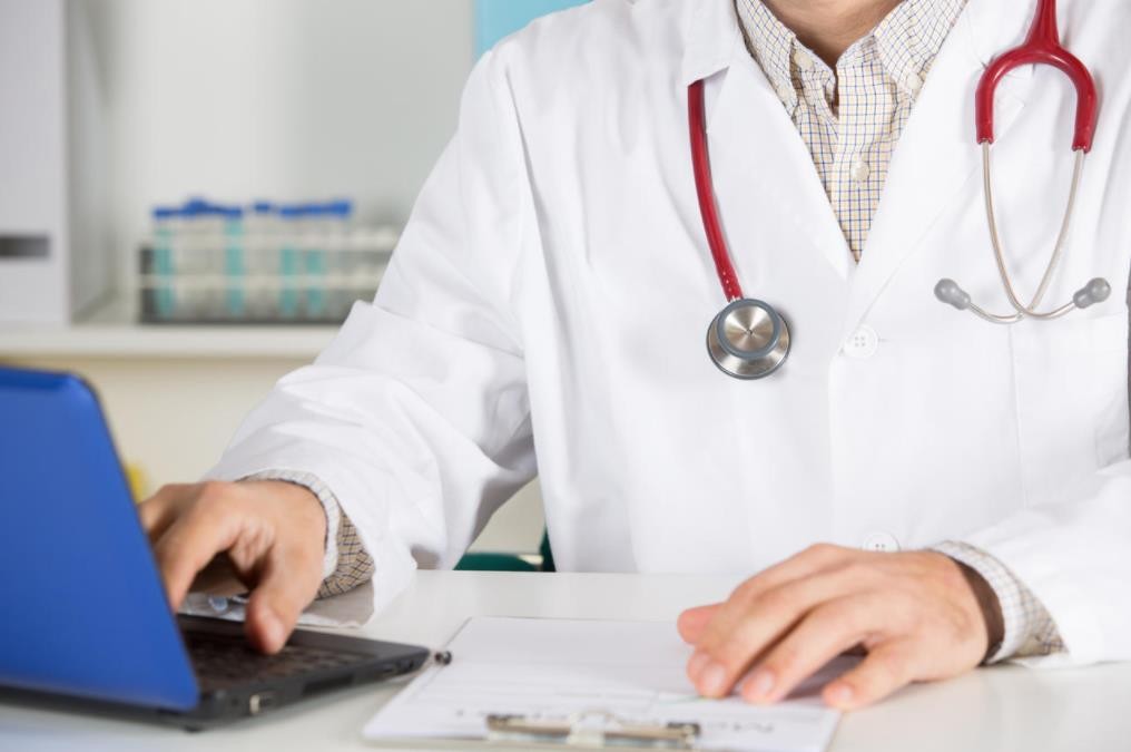 61岁老夫妻一周三次同房，干涩疼痛，用润滑液对身体有危害吗？