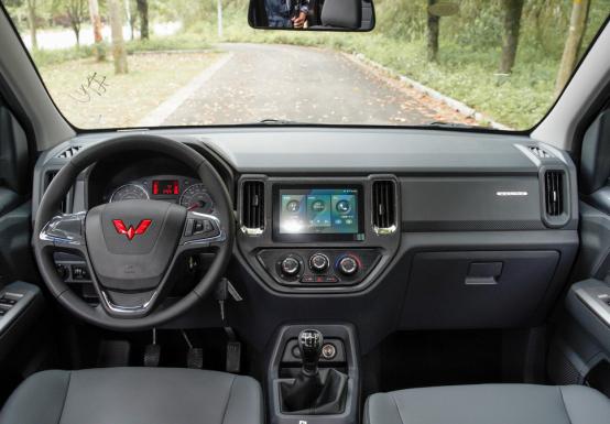 五菱征程2.0手动创业型测评,五菱征程这款车优缺点