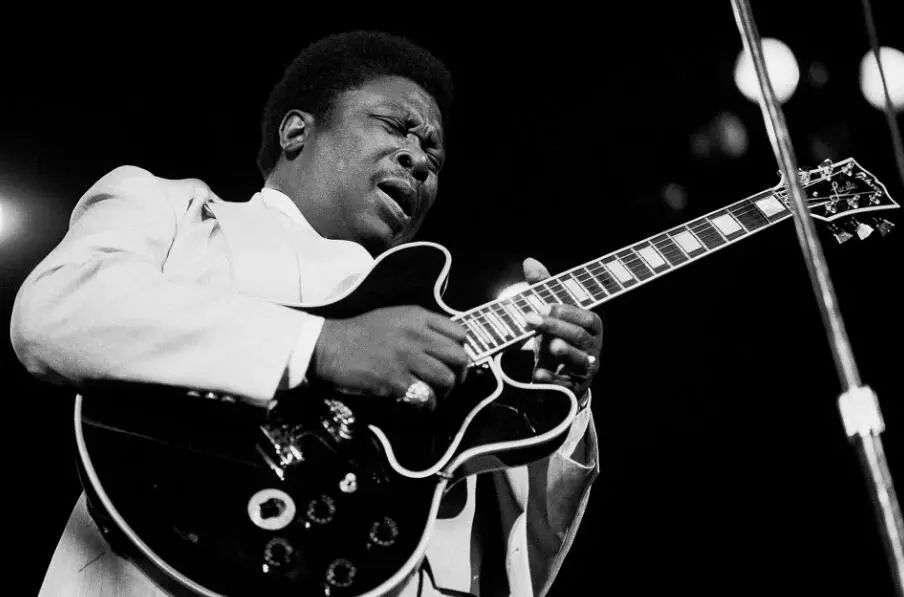 25万乐迷投票：史上最佳十大吉他手