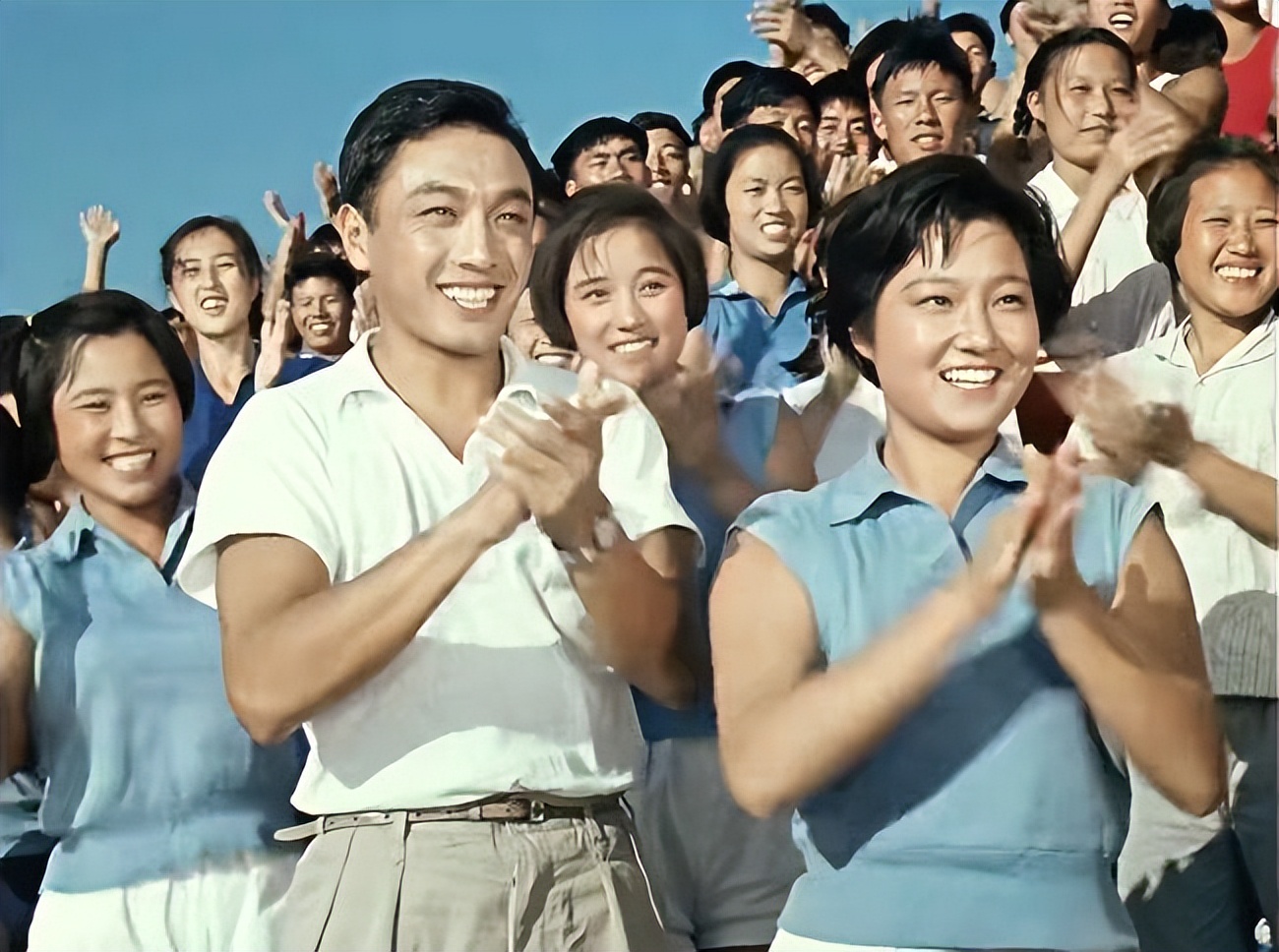 58年前的五好电影画面美歌好听女主角青春靓丽男主角人帅嗓音性感