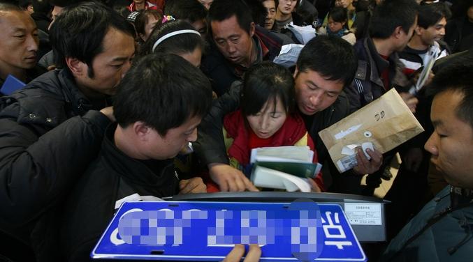 取消绿牌对绿牌可以买燃油车吗,取消绿牌对燃油车有好处吗