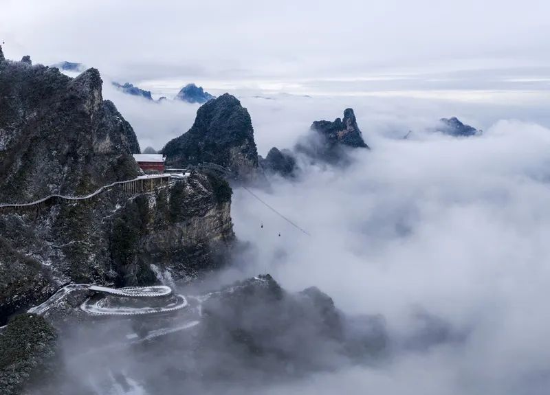 遨游中国小新闯天门山,张家界之旅天门山留影