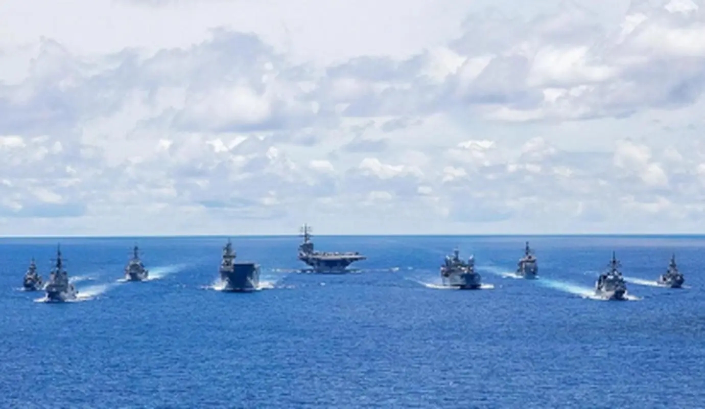 50万美军靠近中国，解放军两大动作亮明态度，冲突后果美承受不住