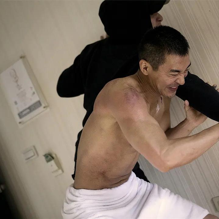 《绑架者》启示，真正转变类型创作态度才能获艺术与商业价值共赢