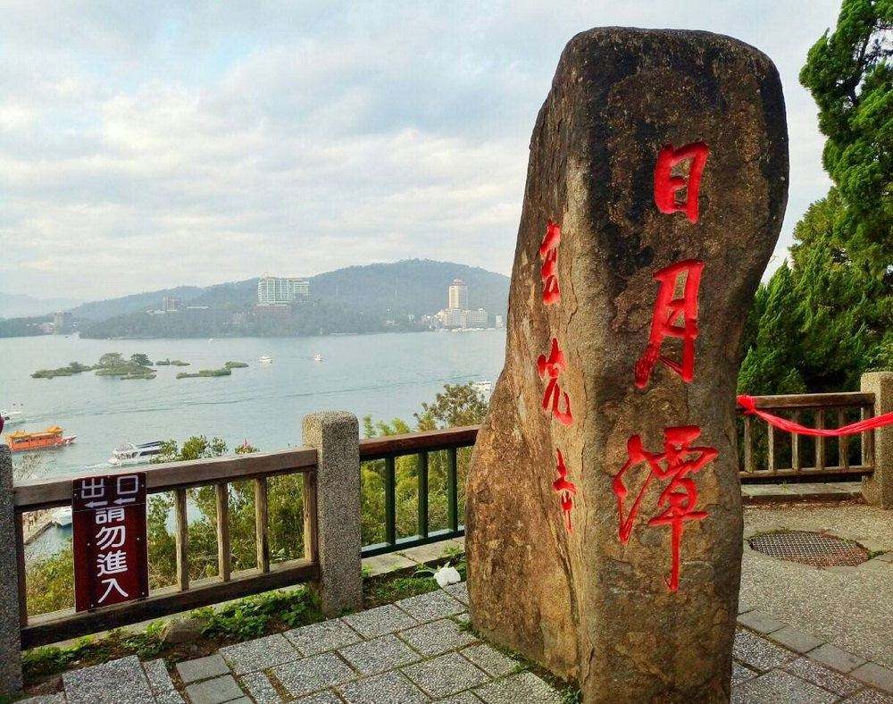 1986年华莱士问：台湾有何必要同大陆统一？邓公耐心说出三个原因