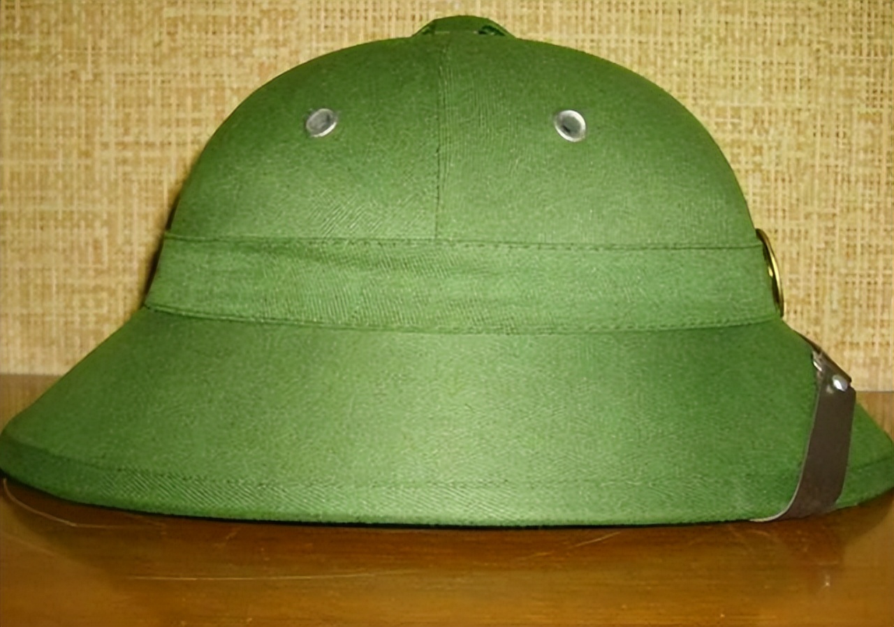 越南美女在边境卖东西,越南美女在市场摆摊