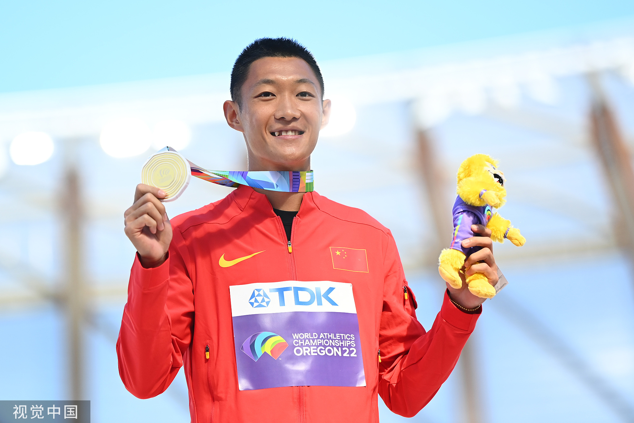 凰家看台｜100年来中国男人是如何越跳越远的