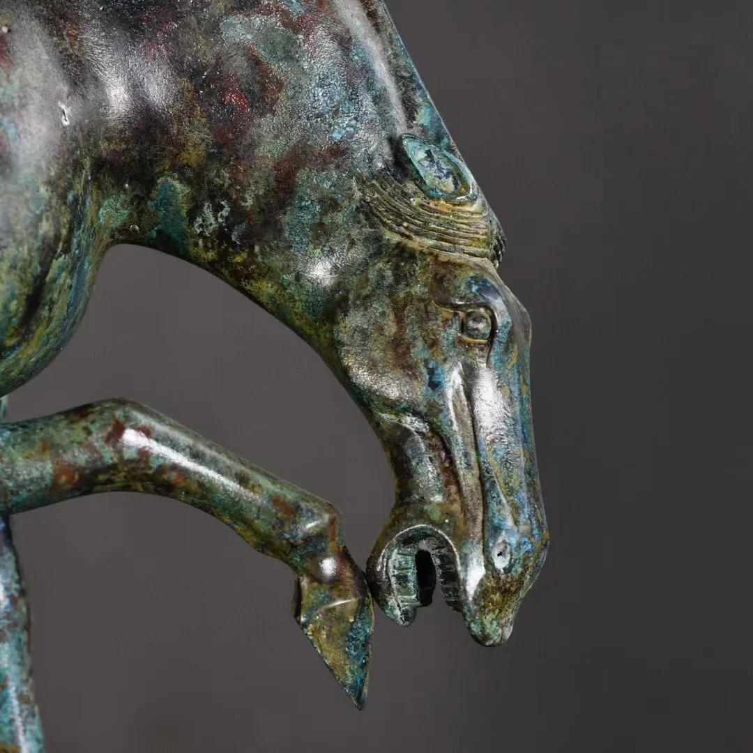 汉代青铜马重35公斤真品价格,汉代青铜马的铭文一般在哪个位置