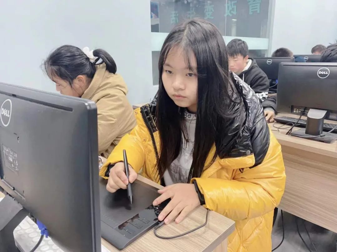 盐城北大青鸟东台基地教学活动|照片转Q版手绘设计作品展