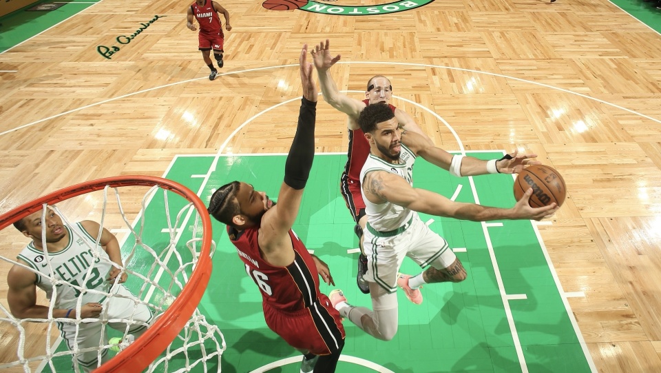 绿军117-107击败太阳,绿军今日最新数据