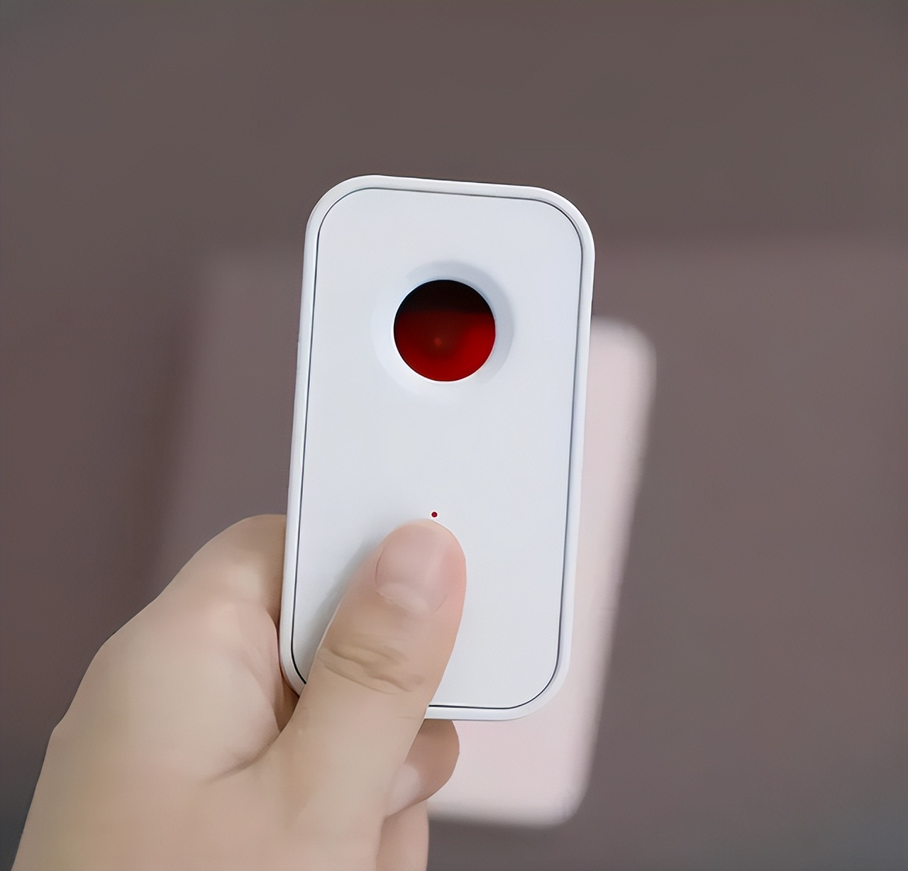 酒店的摄像头一般都在哪里,酒店里最难找到的摄像头在哪里