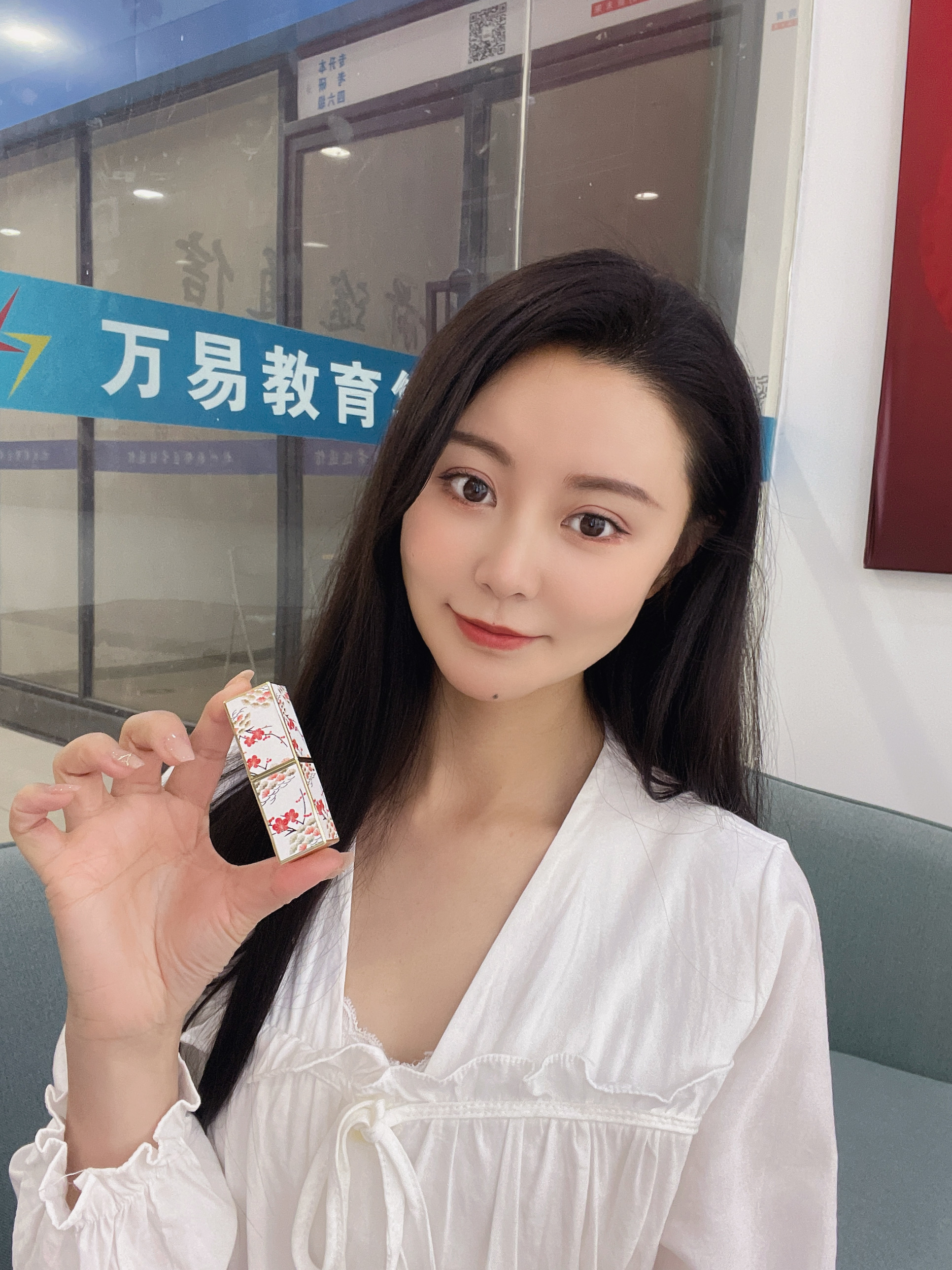 小众口红平价膏体口红黄黑皮,超好用的一款口红推荐色号