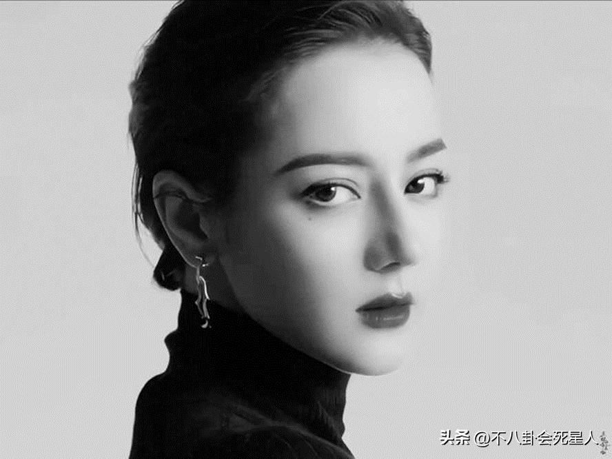 戴牙套是双刃剑：毛不易拯救一口烂牙，刘雯、肖战却变难看了