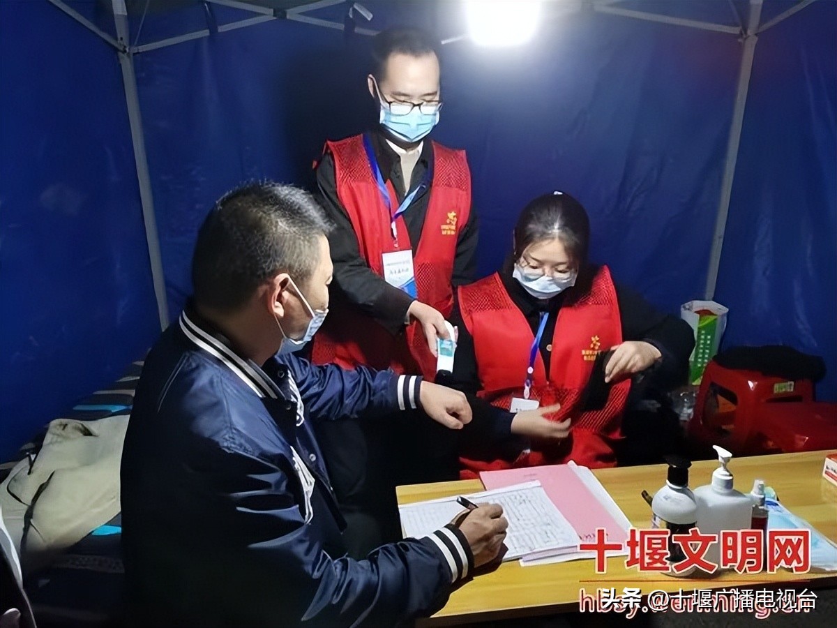 武汉战疫纪录片图片,战疫的高清照片