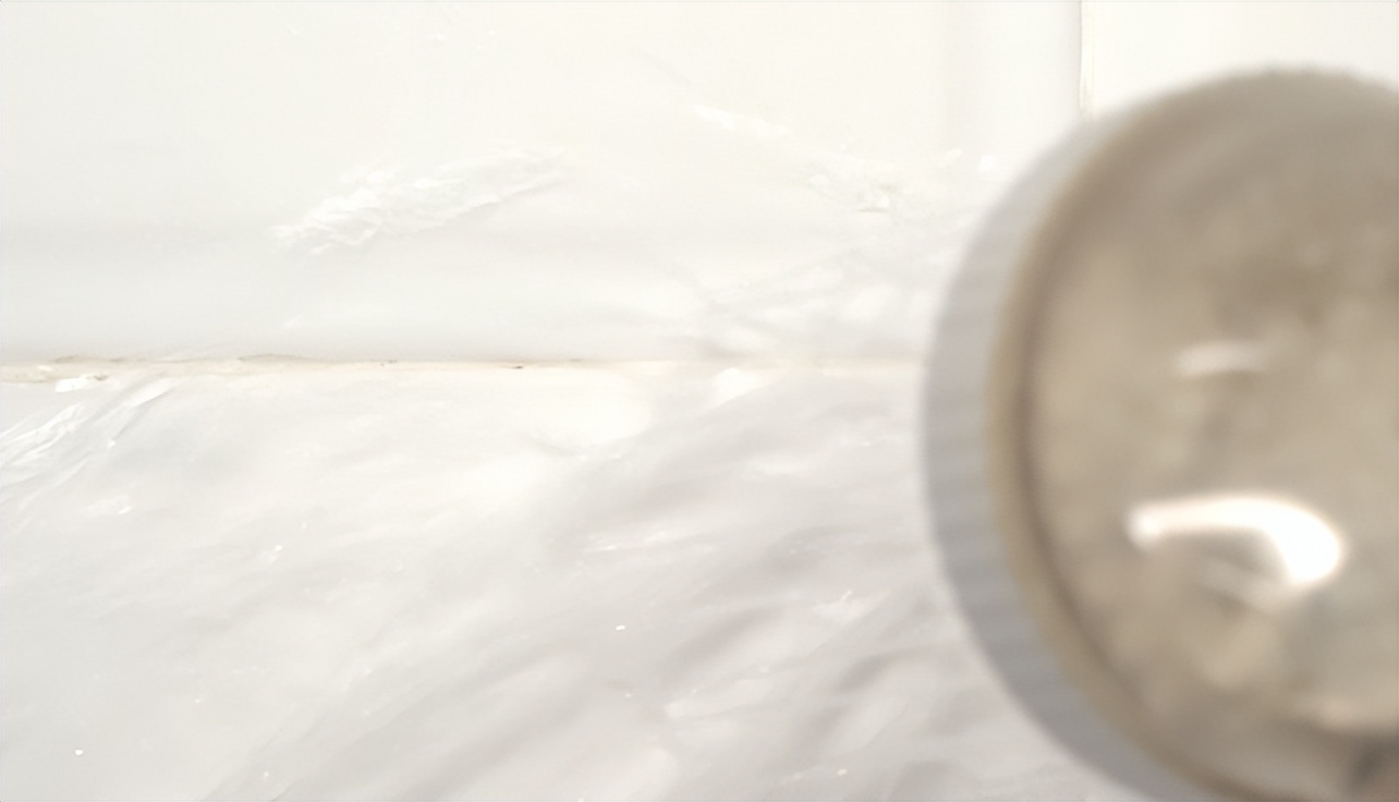 卫生间瓷砖黑霉斑如何清理,瓷砖缝隙霉斑怎么去除小妙招