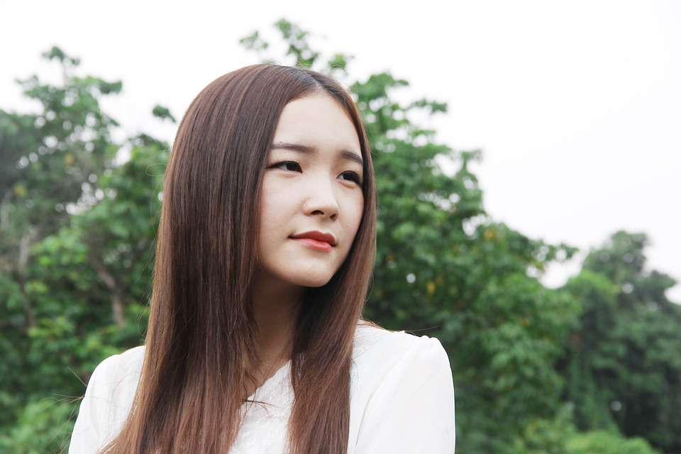 女性手黄怎么改善,女人脸黄手白怎么调理