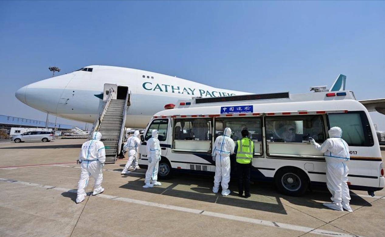 航空公司靠机票赚钱,机票100多块钱航空公司能赚钱吗