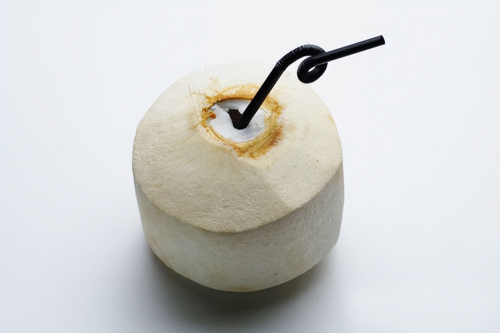 喝椰子水进急诊,喝椰子进急诊原视频