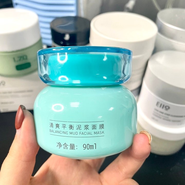 女生毛孔粗大有黑头用哪款面膜,清洁面膜推荐祛黑头收缩毛孔平价