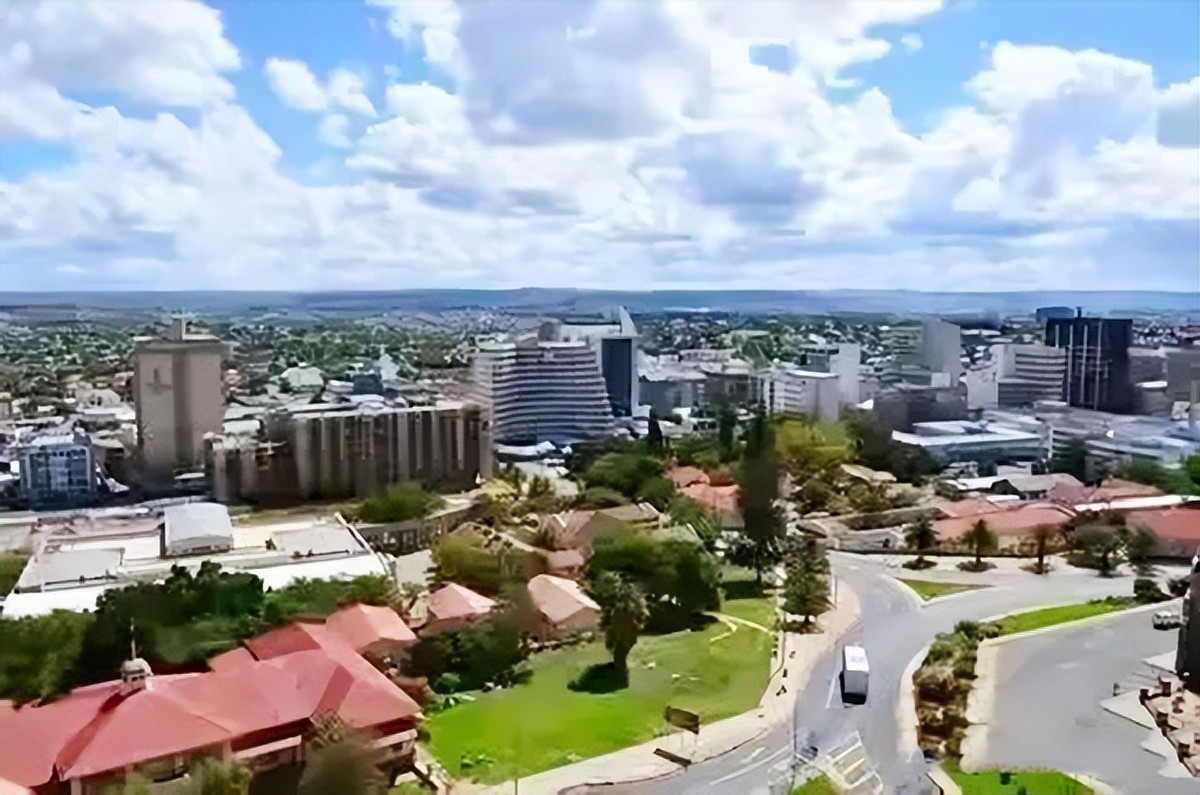 中国援助纳米比亚4000吨大米,中国援助450吨粮食