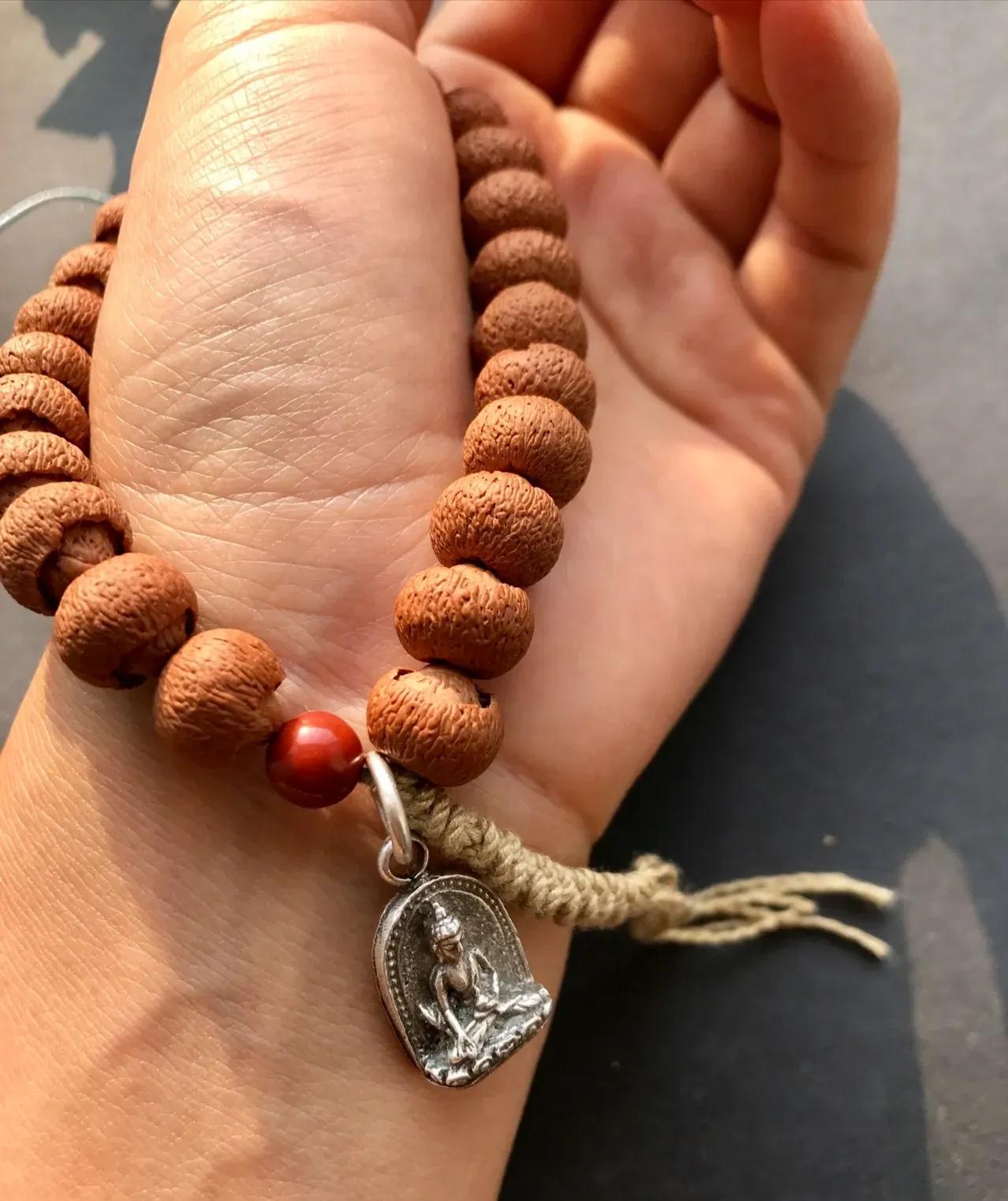 千眼菩提怎么盘玩效果最佳,适合女生盘的手串菩提