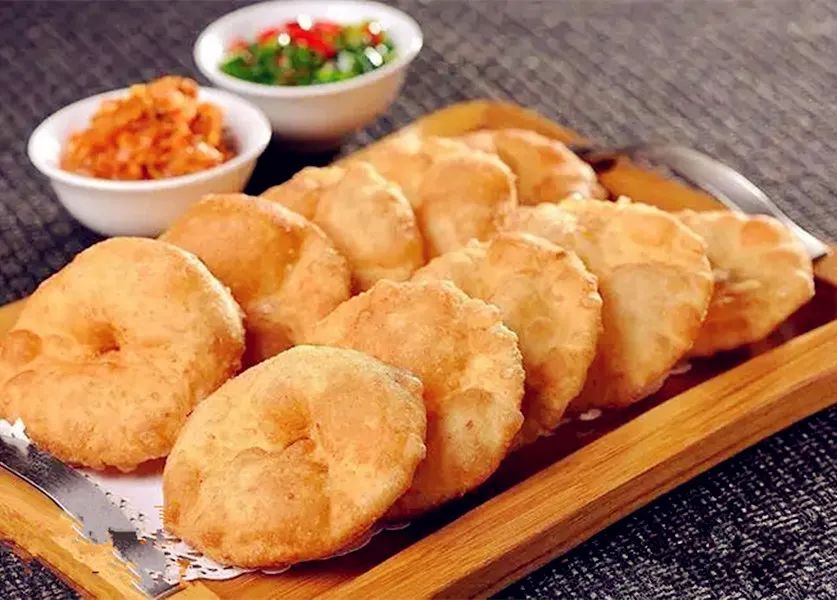 油饼子油酥,油条阿姨炸油饼的做法