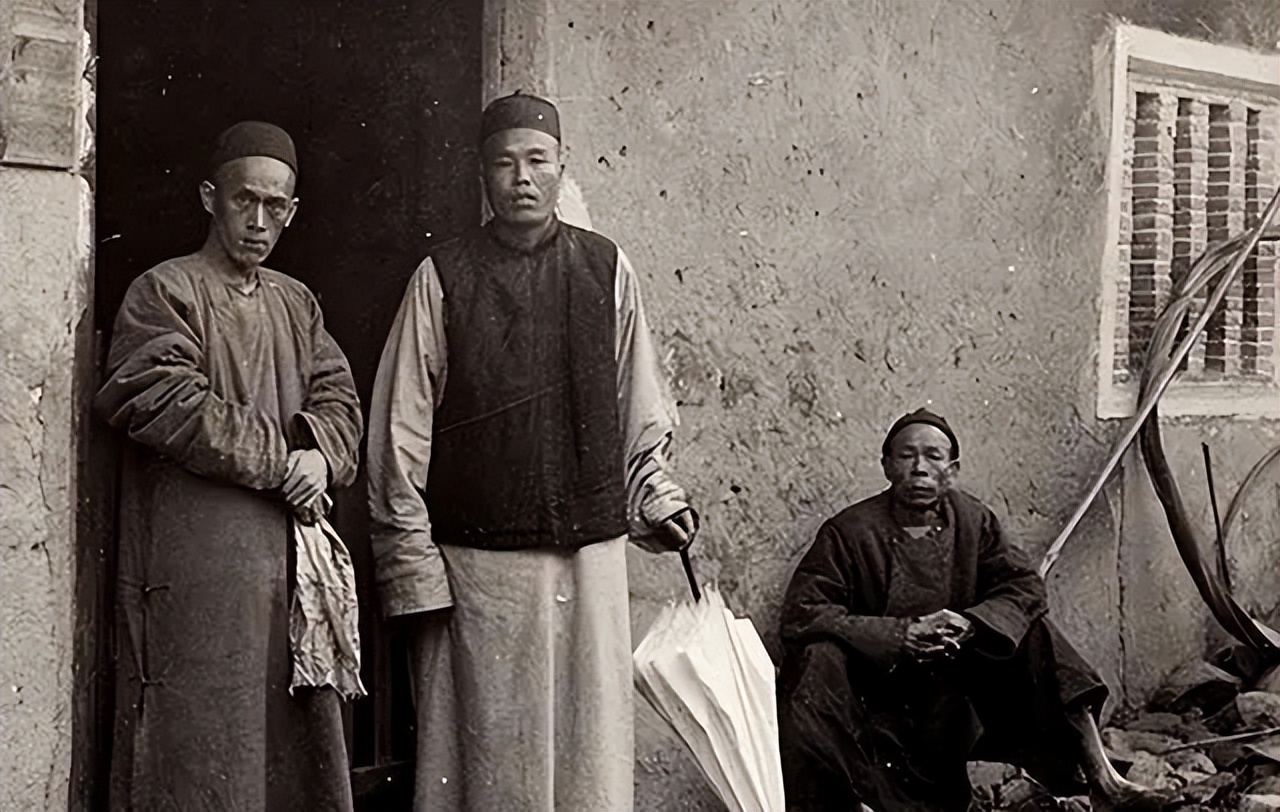 清朝灭亡后太监都去哪了,清朝灭亡后宫里的太监都去哪了