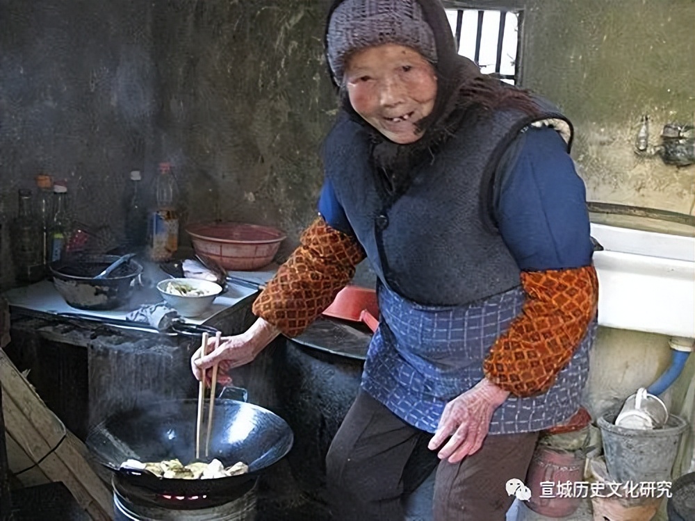 建国初期的水利工程是谁开挖的呢,解放前地下党在农村的工作