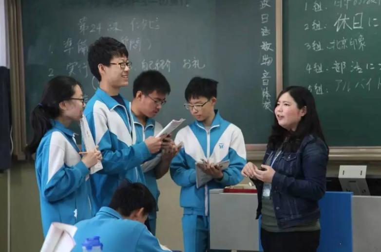 毕业生5年后年薪排行，前十名都很意外，选错专业的学生后悔不已