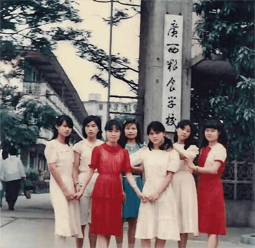 侵华日军残酷*行暴**，女子为活命脱下衣服让日本人拍摄，*辱侮**至死2