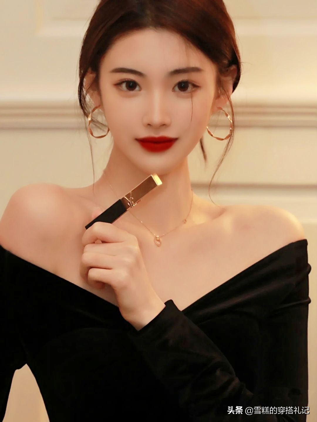 怎么化淡妆显气色,女人应该简单化个淡妆就很好看