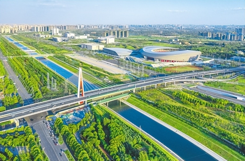 【一座城市的发展调研报告】聚焦两大主导产业靶向发力推进“一区多园”联动协同发展