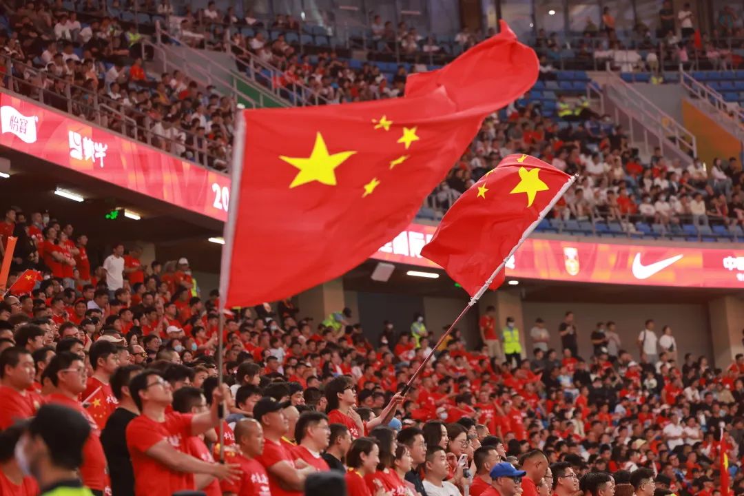 中国足球开启留洋,大连足球队向国足发起挑战