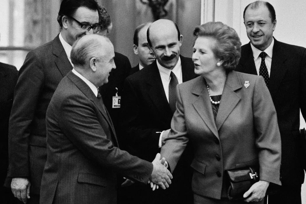 炎亚纶注视镜头10秒,炎亚纶对自己有清醒的认知