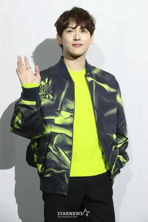 lv香港大秀龚俊衣服,看lv大秀