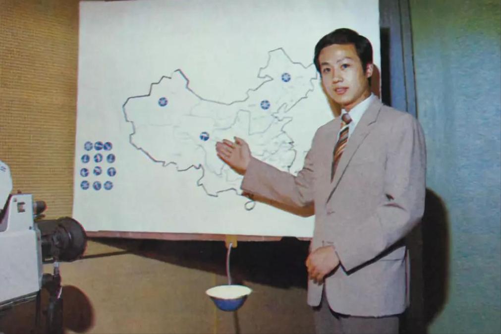 已经退休的12位央视著名主持人,已经退休的12位央视主持人