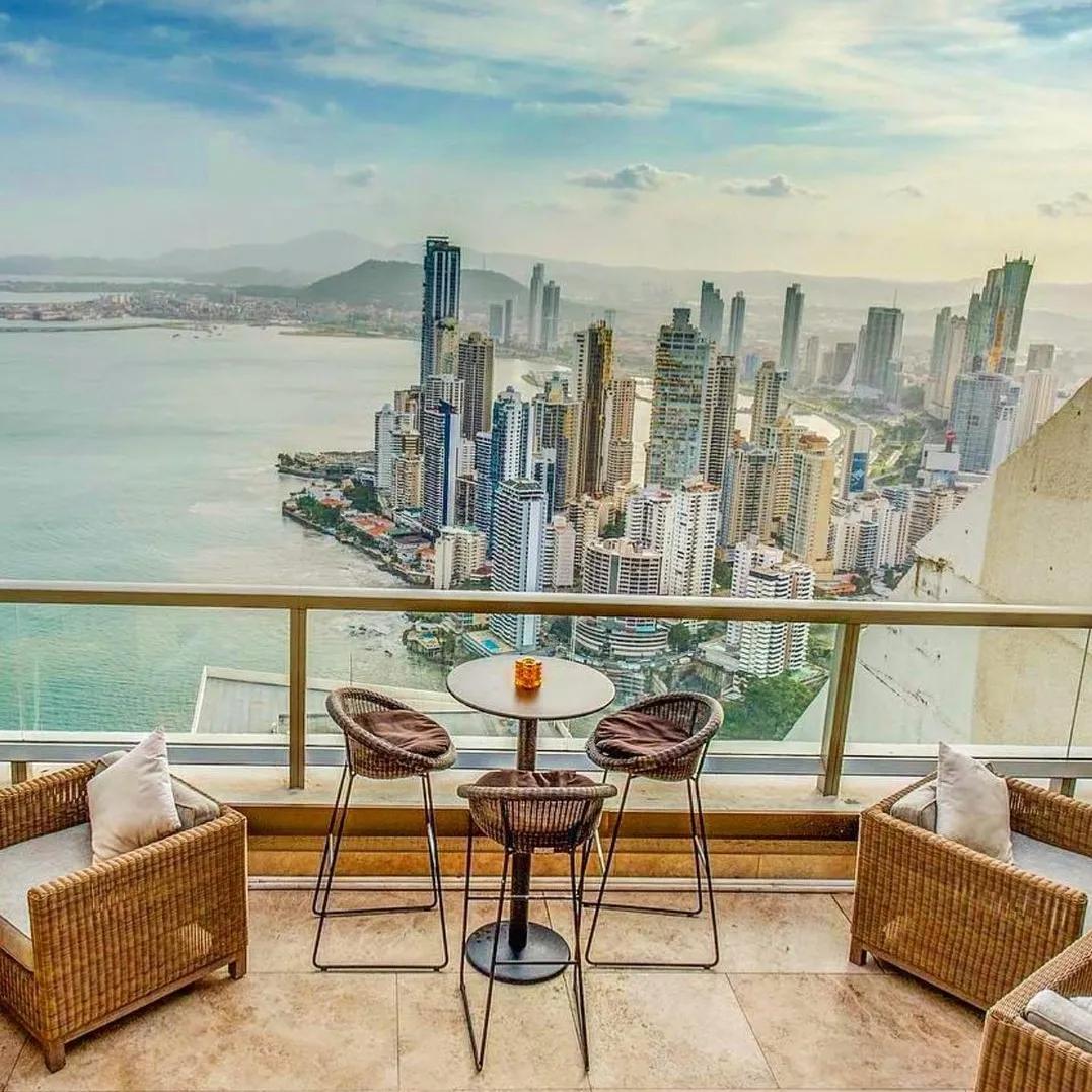 巴拿马有自己的货币吗,巴拿马华人人口多少